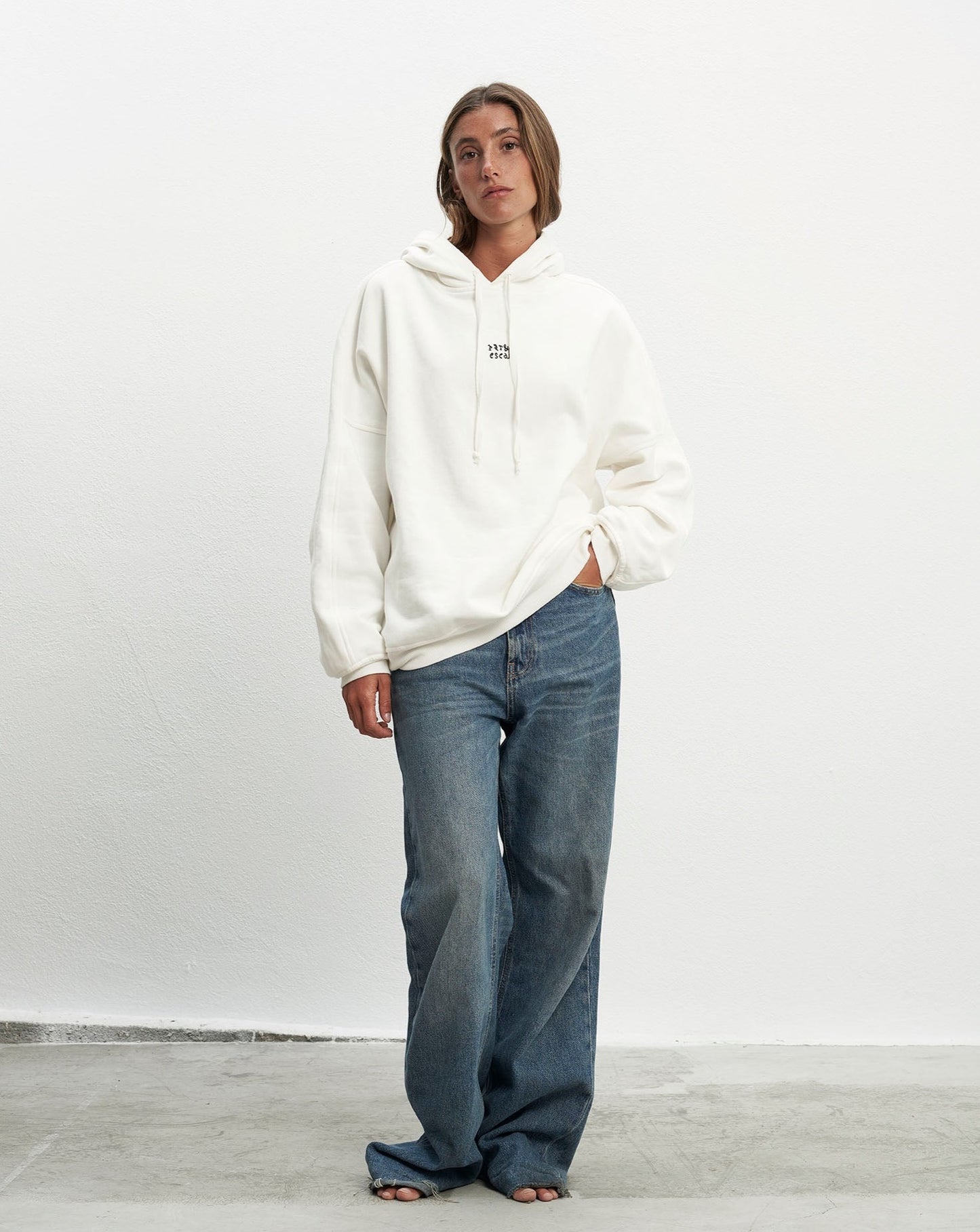 Par y escala white Hood