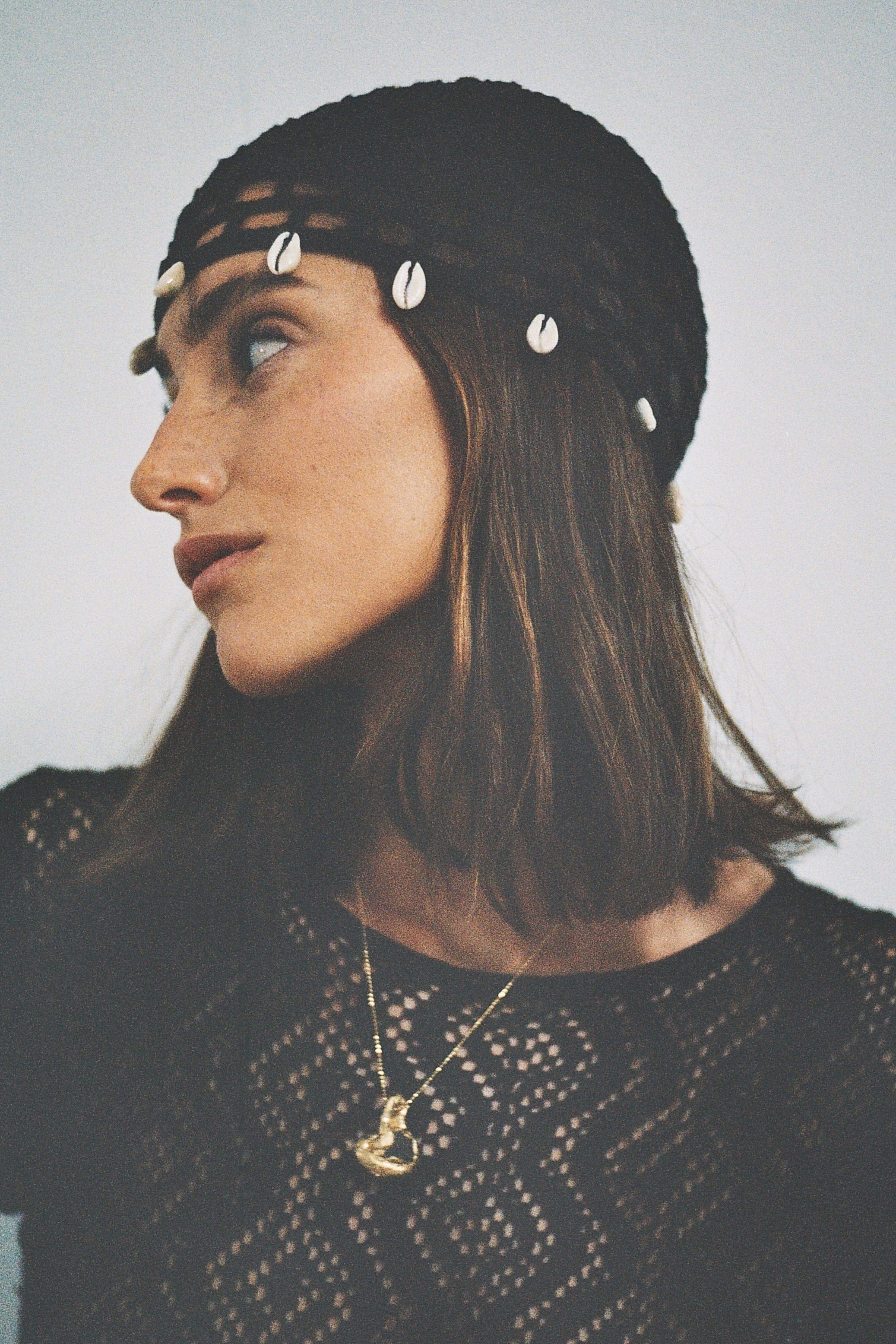 Shells Hat Black