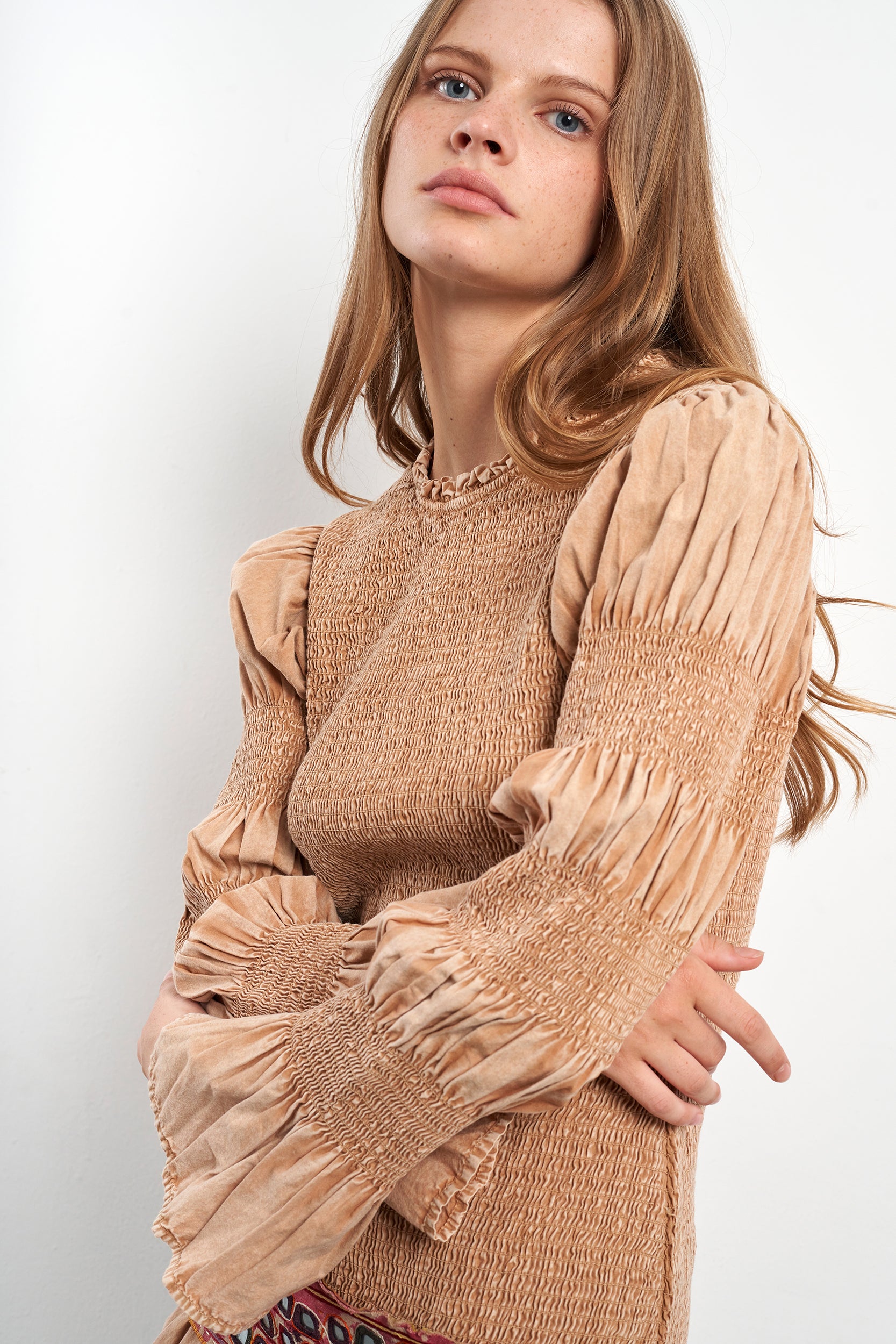 LEANDRA SHORT CAMEL DRESS