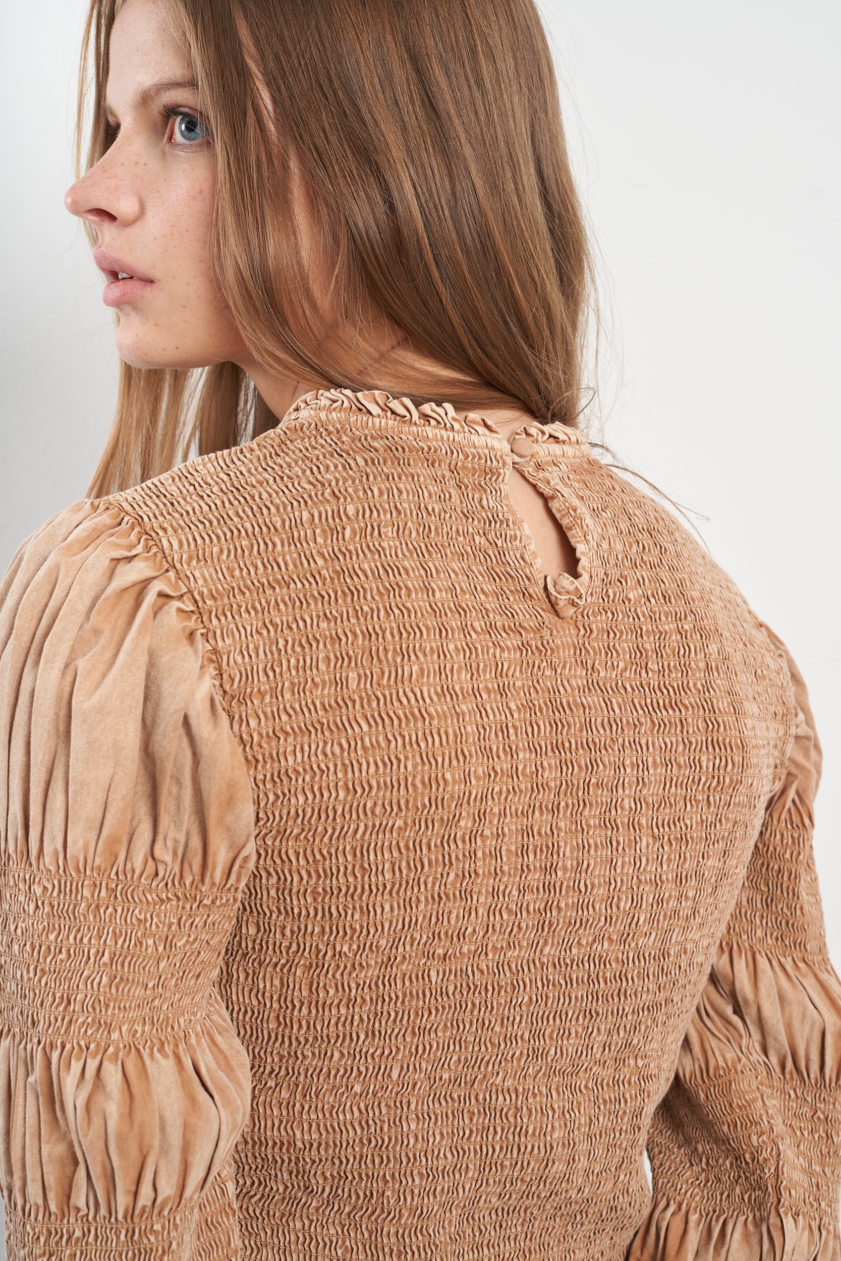 LEANDRA SHORT CAMEL DRESS