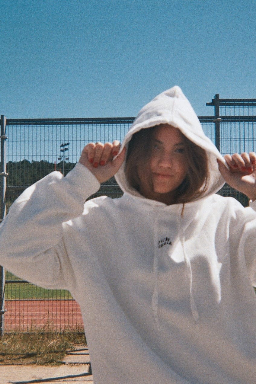 Par y escala White Hoodie