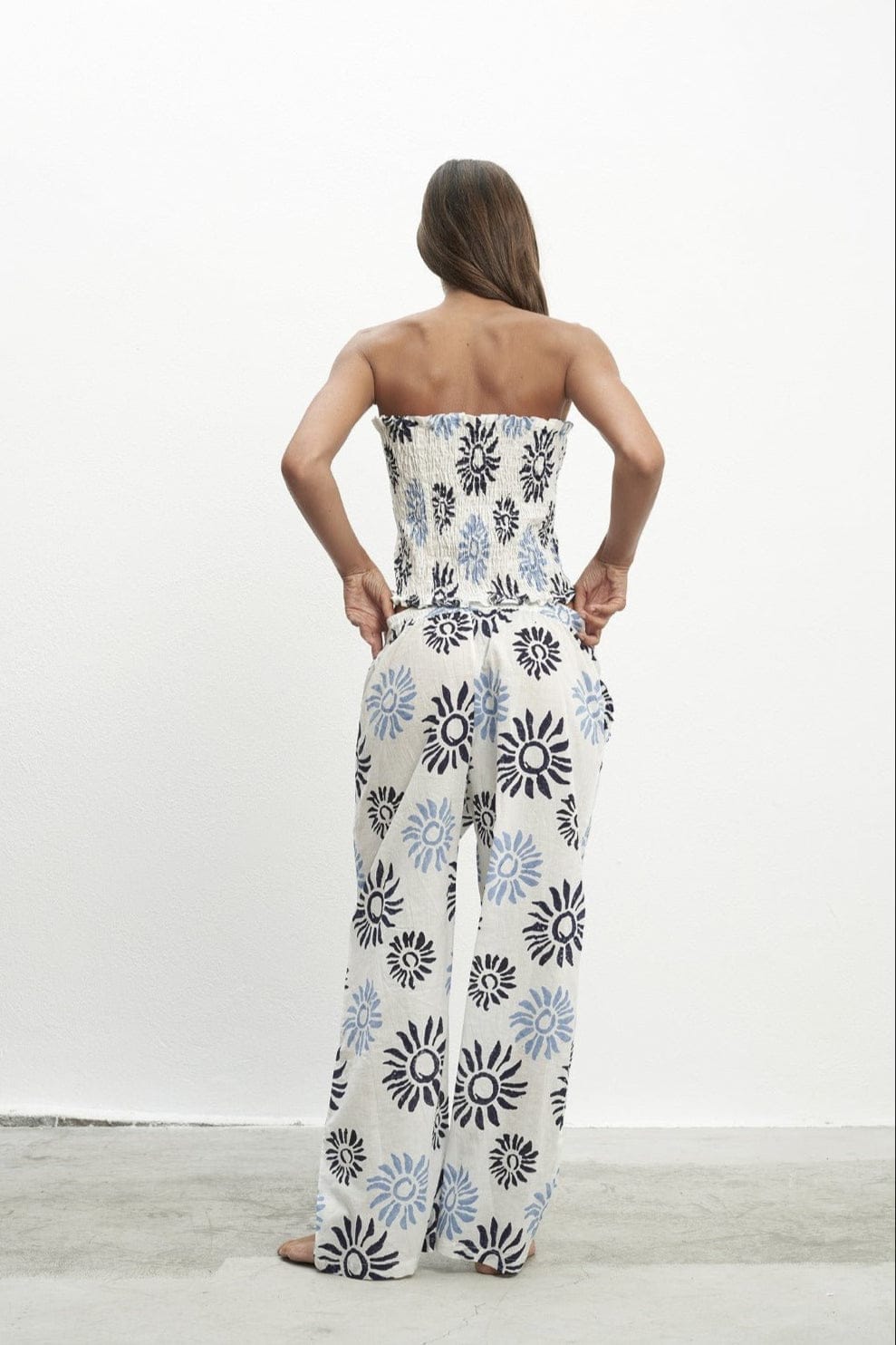 ANTONIA PANT - Par y escala