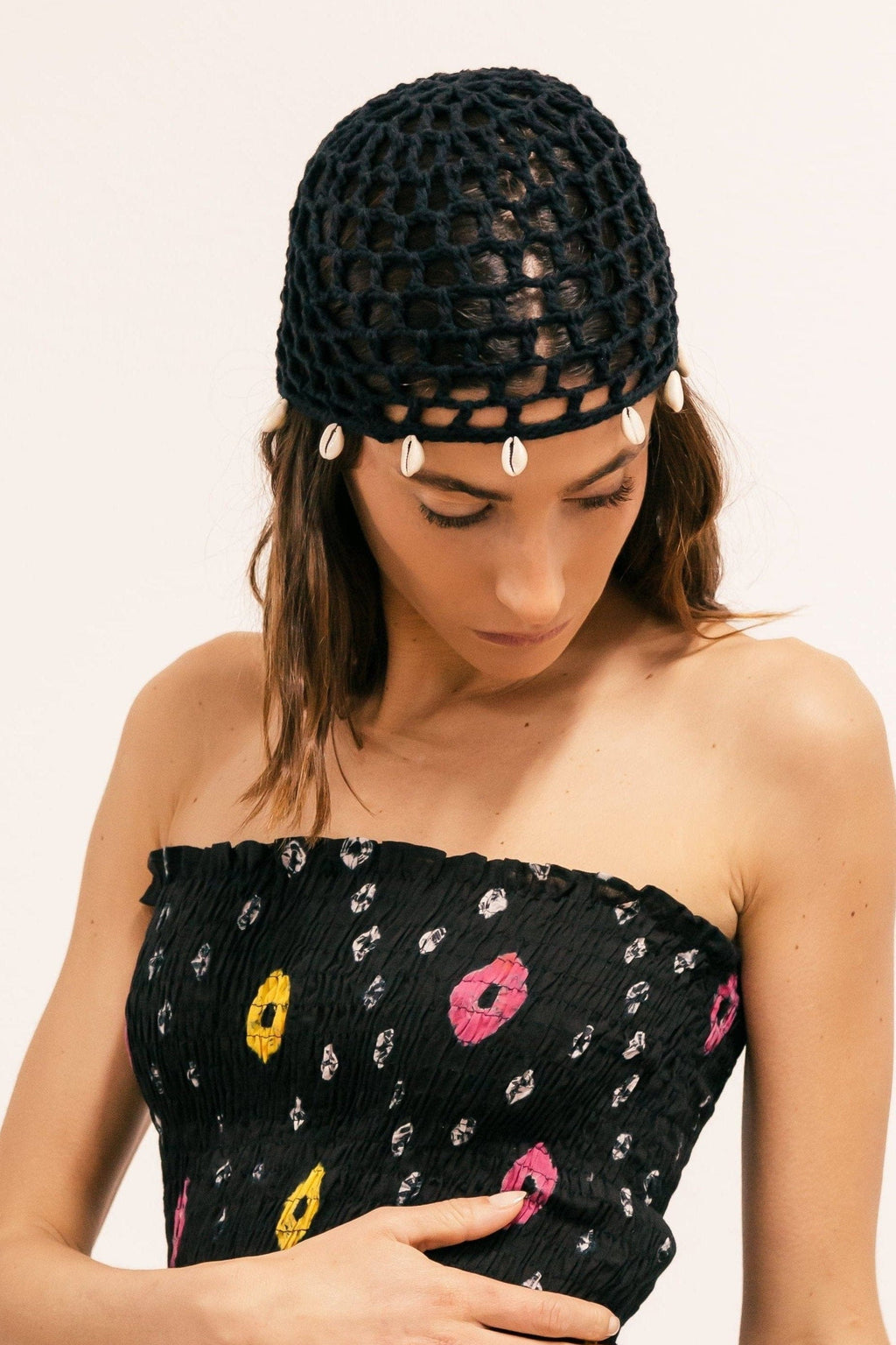 Shells Hat Black